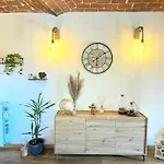 Bricks House דירה