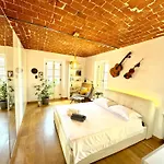 דירה Bricks House *