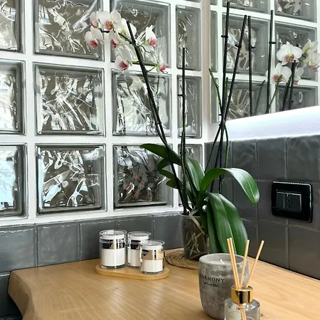 アパート Bricks House